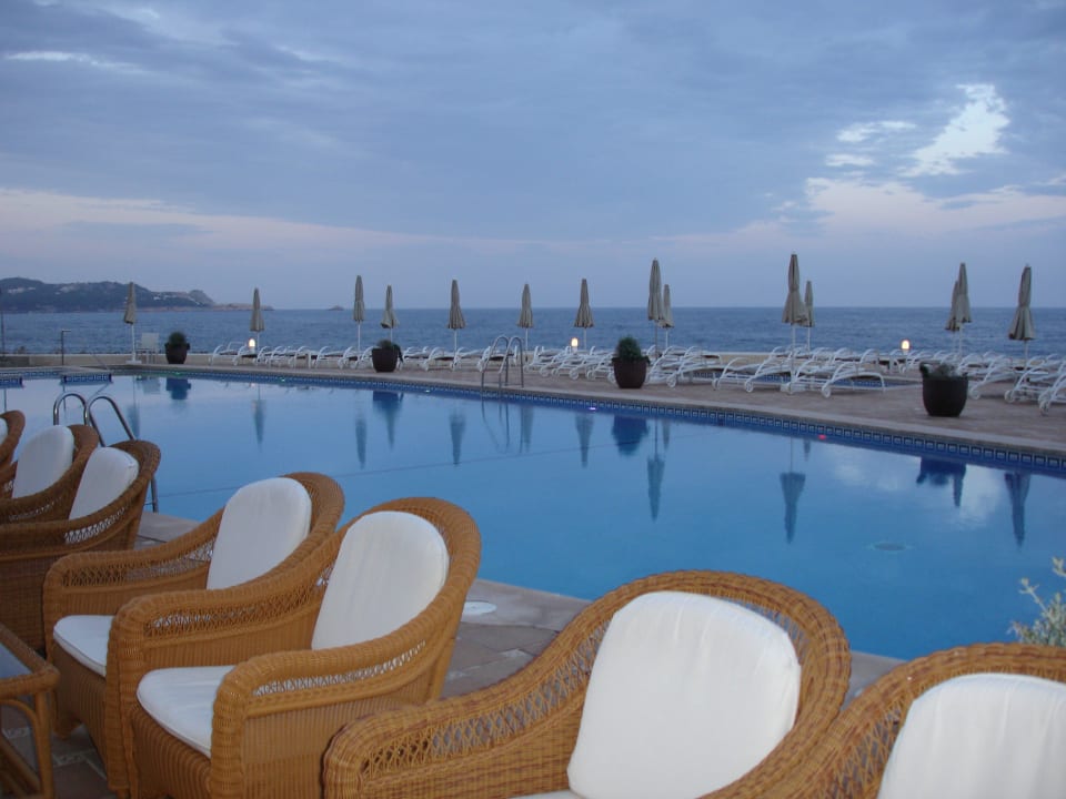 Tolle Abendstimmung am Pool Grupotel Aguait Resort & Spa - Adults only