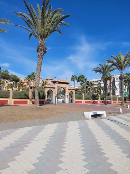 Gartenanlage Iberostar Waves Málaga Playa