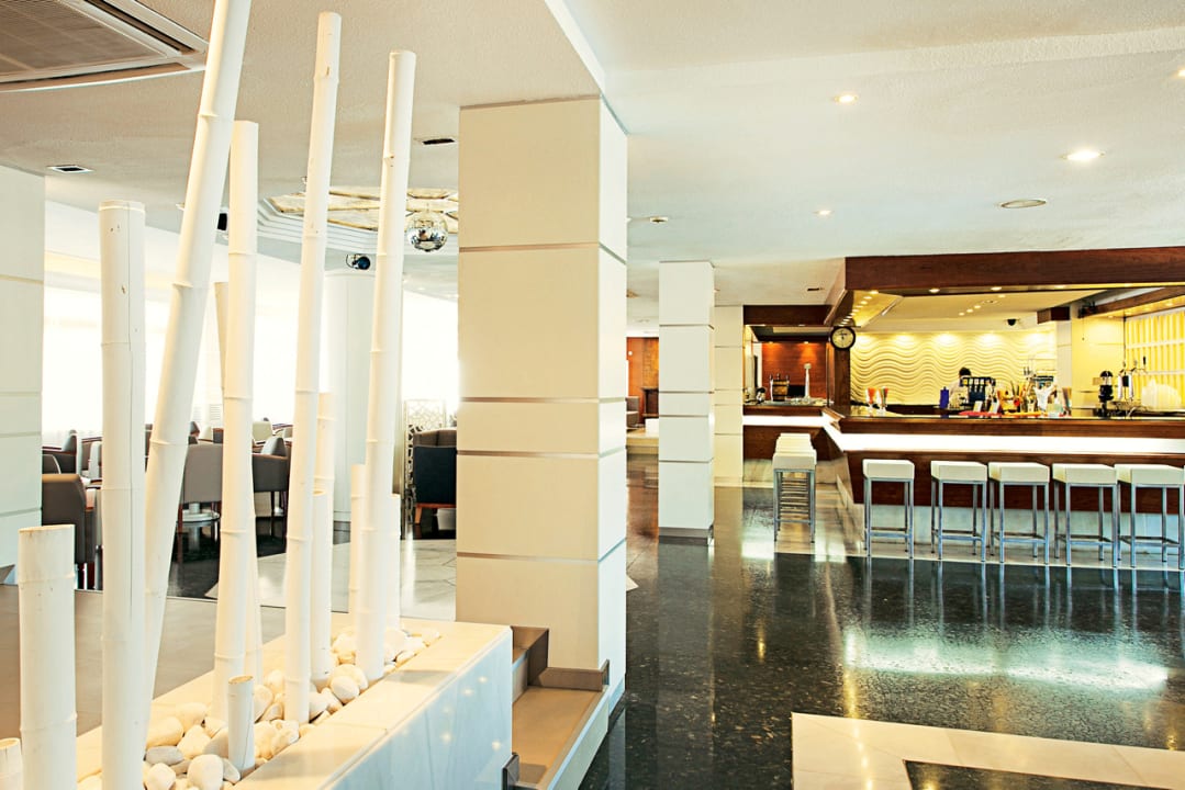 Lobby Hotel Mariant