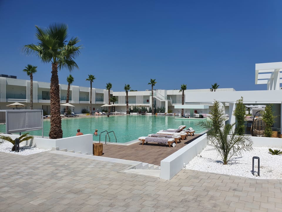 Pool White Dreams Resort & Anex