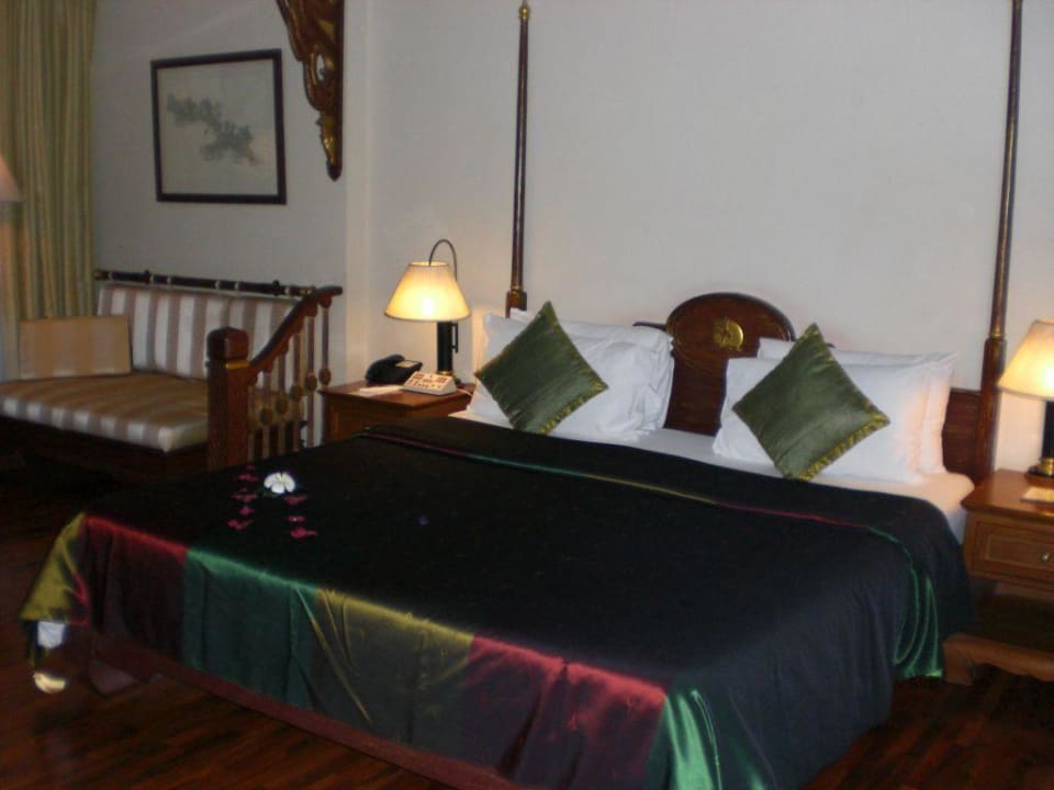 Bett...sehr bequem Chada Thai Village Resort