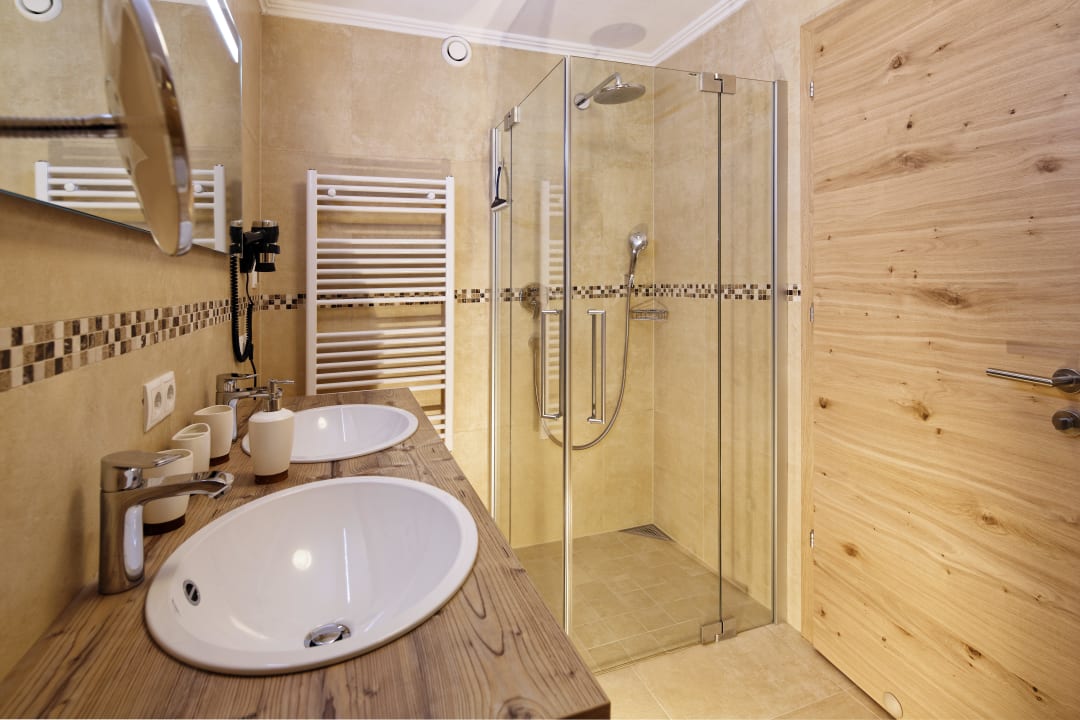 Badezimmer Top-Familiensuite Hotel Berghof