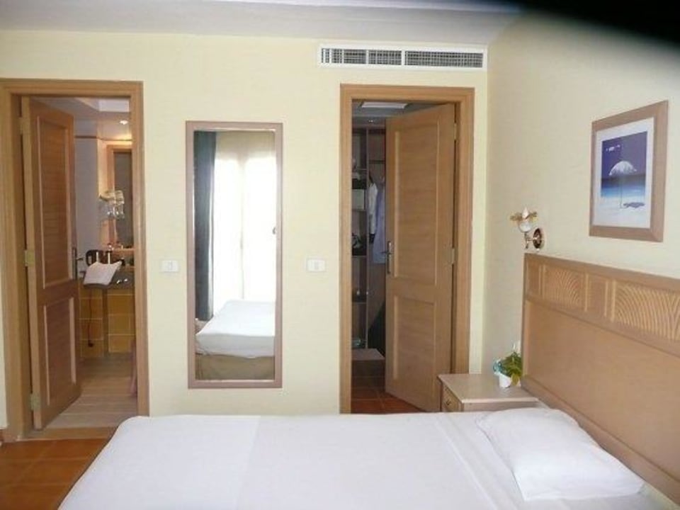 Widok na łazienkę i garderobę Solitaire Resort Marsa Alam