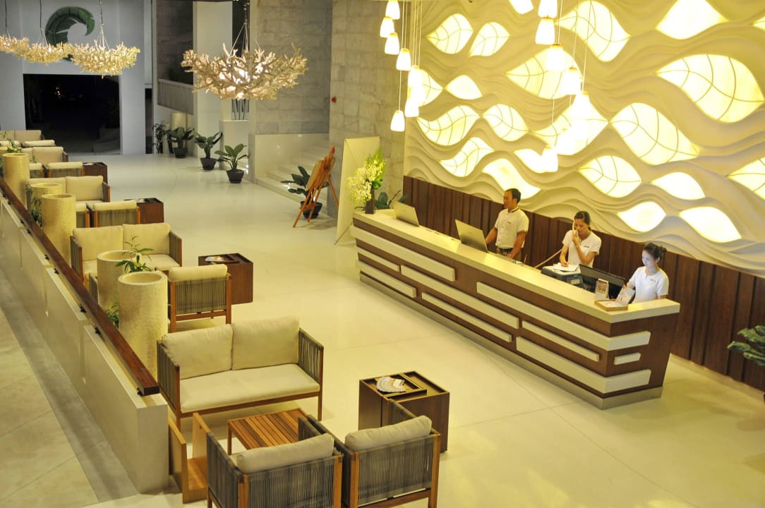 Lobby The Cliff Resort & Residences