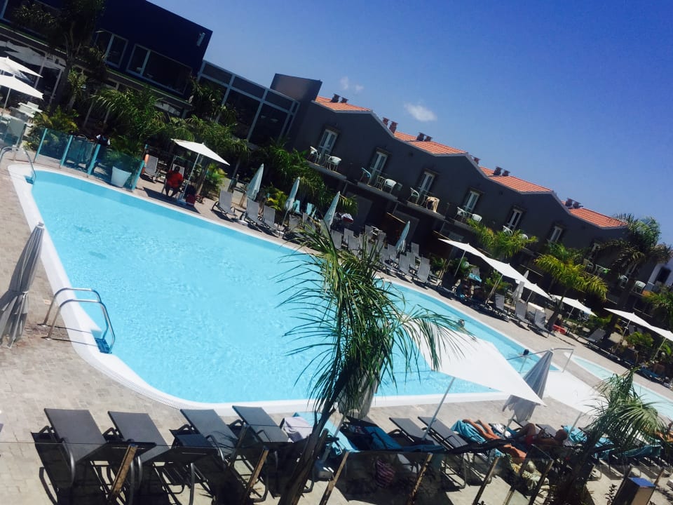 Pool LIVVO Los Calderones