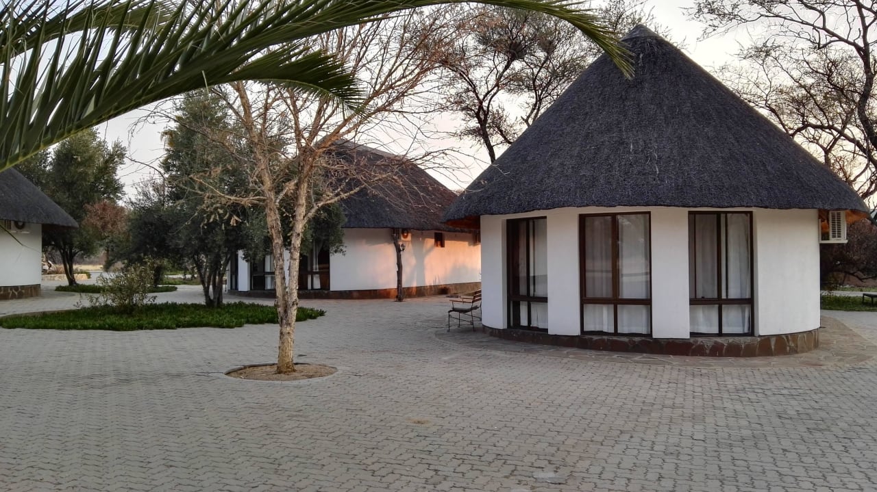 Tolle Bungalows Onduruquea Guestfarm