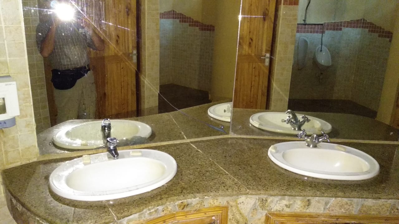 Gastro Rhino Valley Lodge