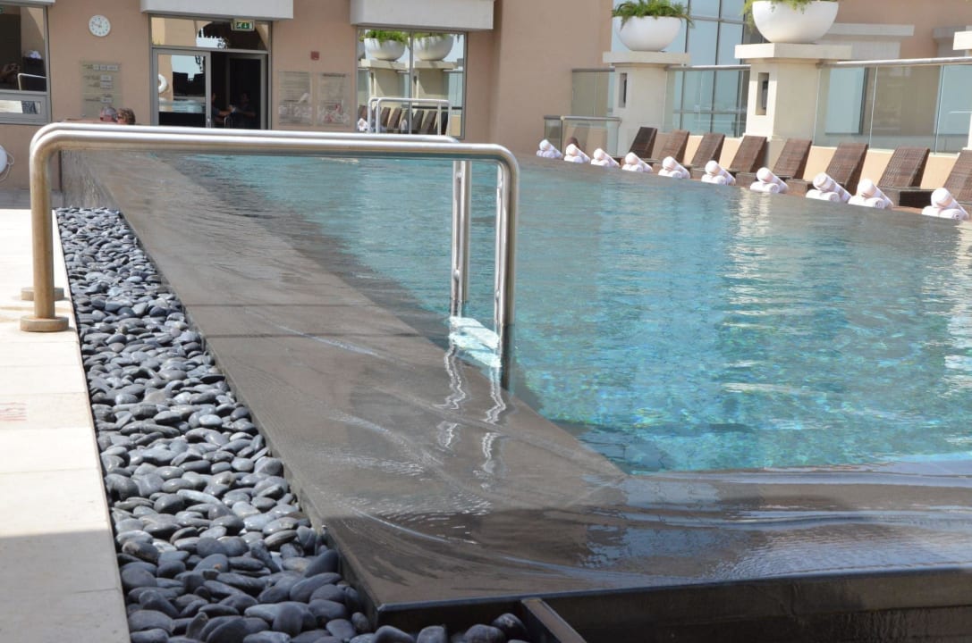 Bazén na streche hotela Hotel Sheraton Dubai Mall Of The Emirates