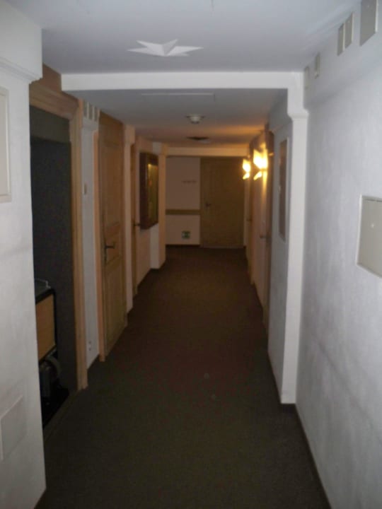 Hotelflur Hotel Stern Chur – swiss historic