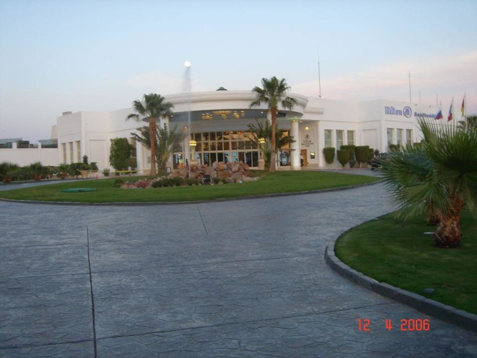 Hoteleingang Safir Sharm Waterfalls Resort