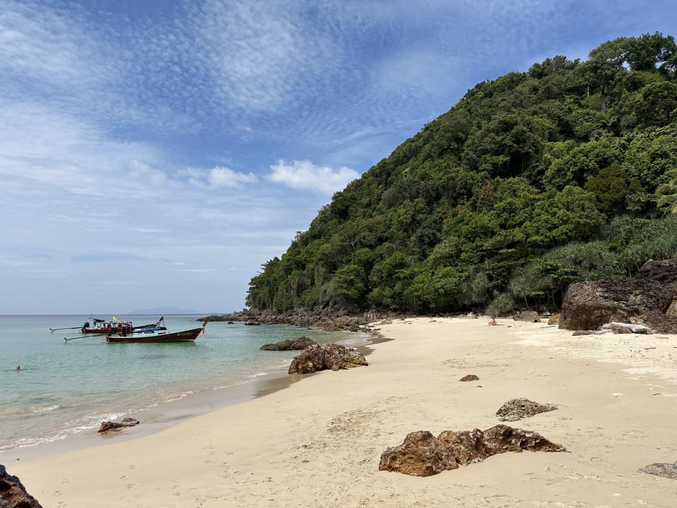 Strand Hotel Kradan Beach Resort