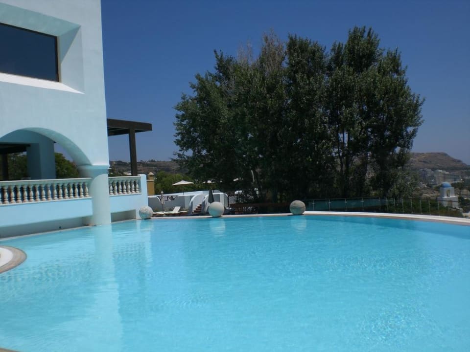 Der obere Pool - sehr sauber  Esperos Village Blue & Spa - Adults only