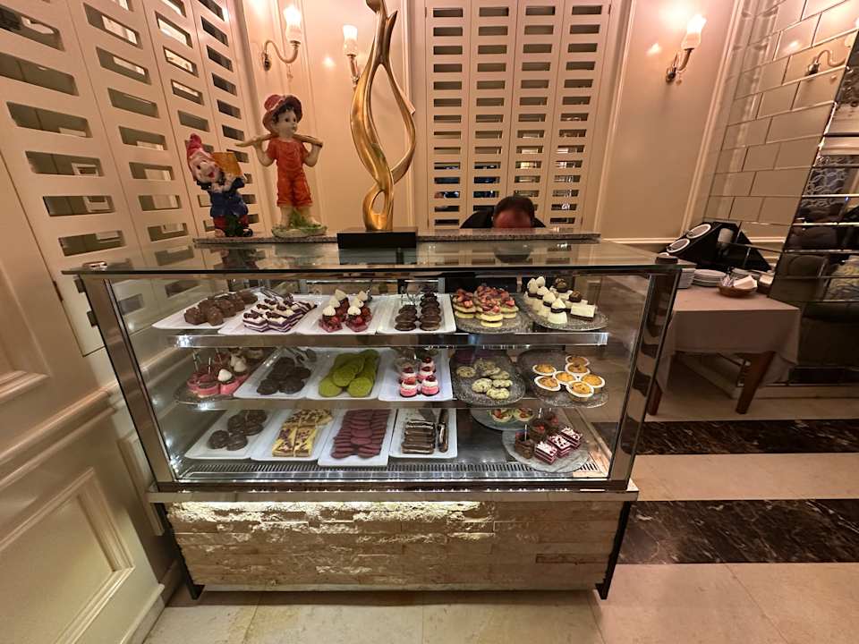 Gastro Saturn Palace Resort Hotel