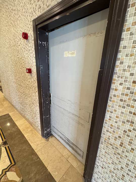 Lobby Crystal Aura Aqua Collection