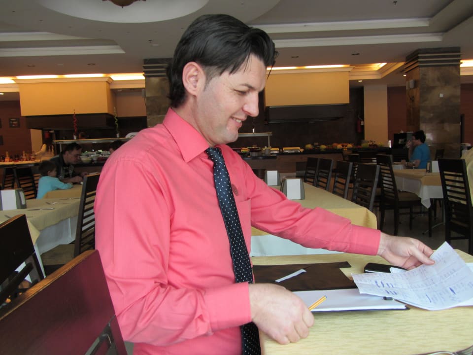 Sinan bei der Planung für Silvester Alaiye Resort & Spa