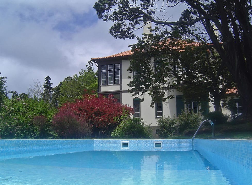 Shared swimming pool at Quinta das Colmeias Quinta das Colmeias