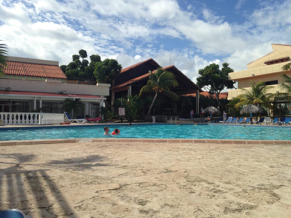 Pool Sol Rio De Luna y Mares