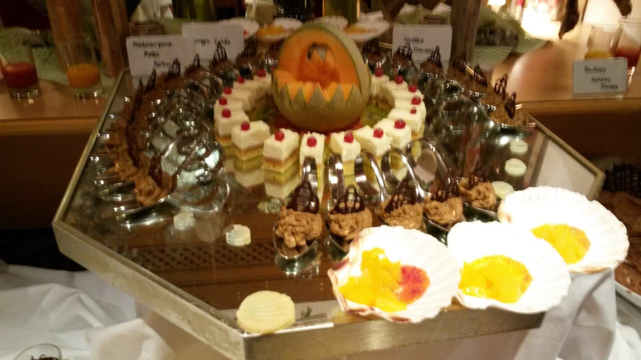 Ein kleiner Teil des Dessertbuffets Hotel Forsters Naturresort