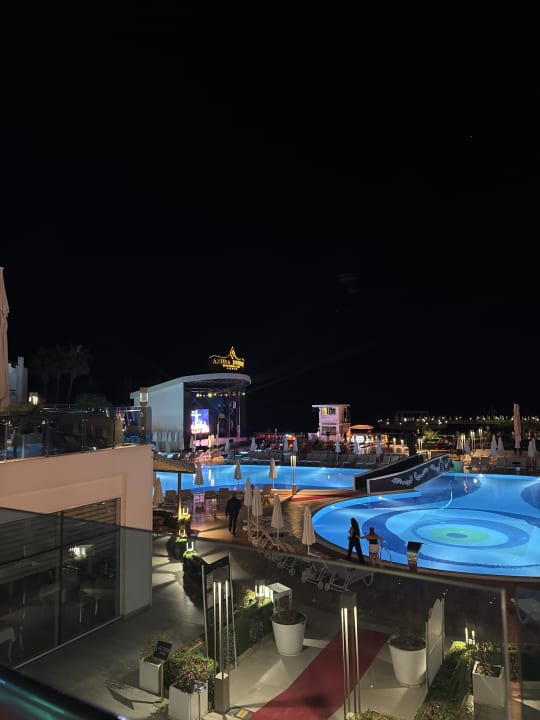 Ausblick Azura Deluxe Resort & Spa Hotel