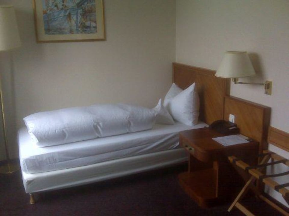 Einzelzimmer Bett Ross Messehotel
