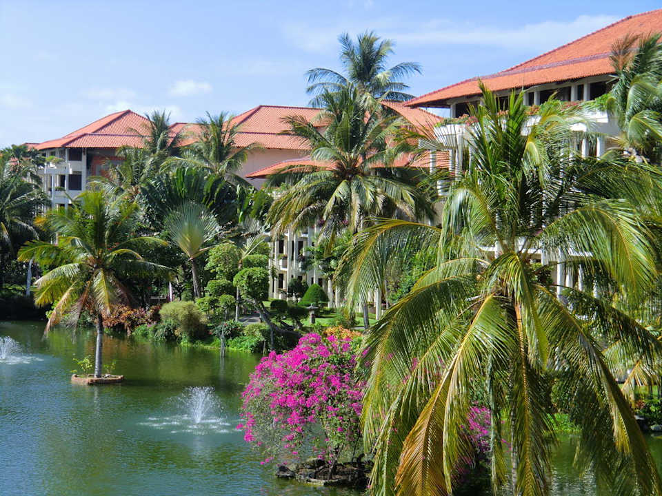 Hotelanlage mit Teich und Garten Ayodya Resort Bali