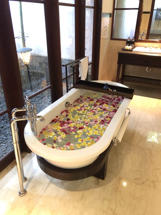 Zimmer Dwaraka The Royal Villas