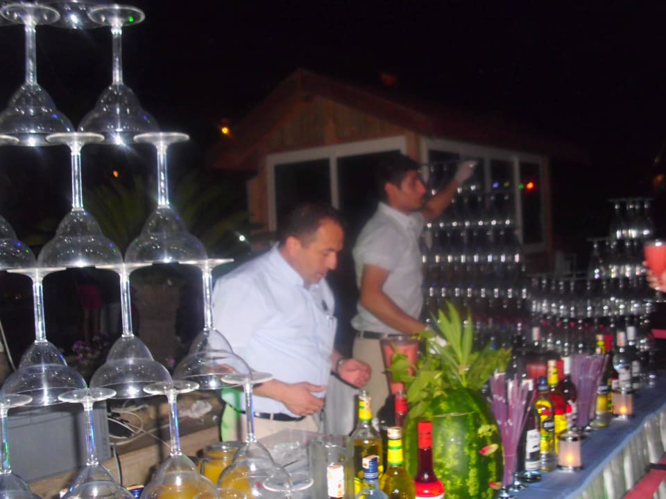 Nette Cocktailüberraschungen am ABend Crystal Paraiso Aqua Collection