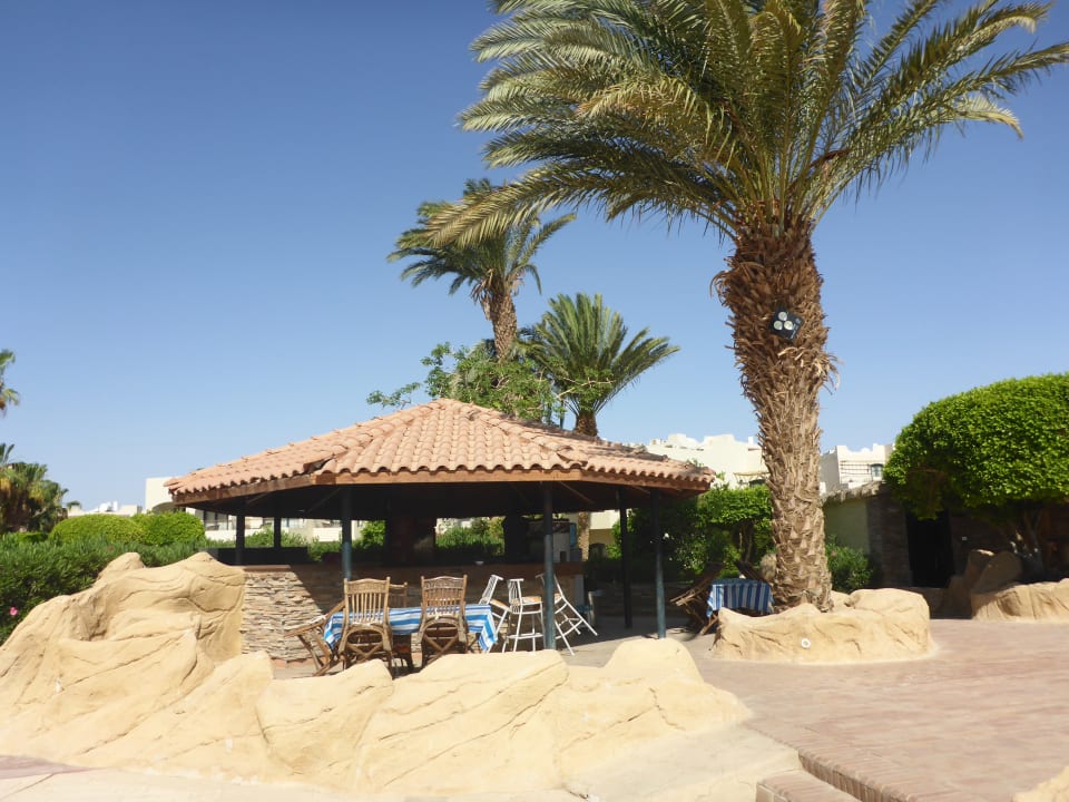 Gastro Lotus Bay Beach Resort