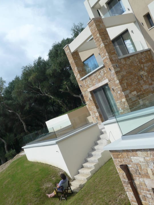 Haus Golden Bay Suites & Maisonettes