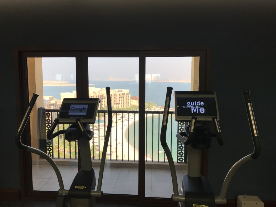 Toller Ausblick aus dem Gym DoubleTree by Hilton Resort & Spa Marjan Island