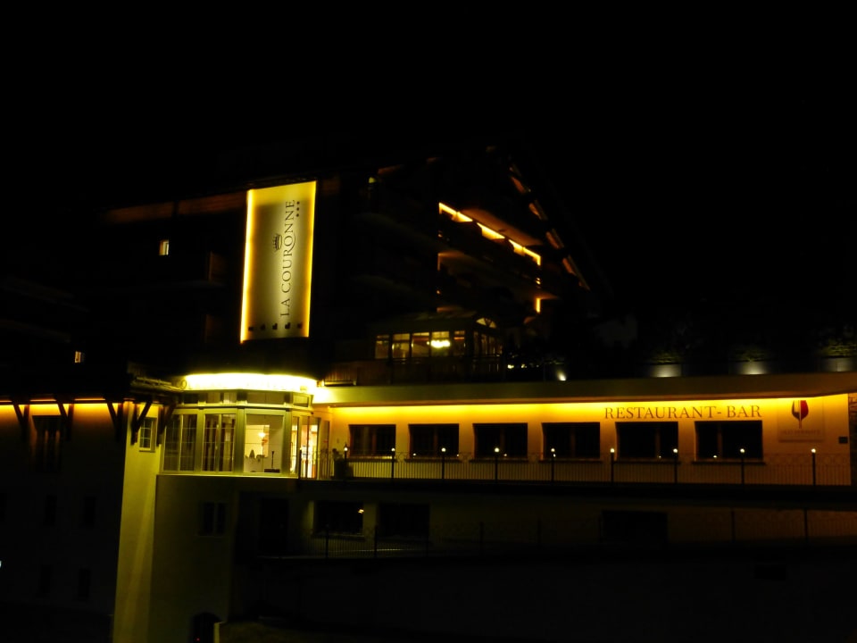 Hotel bei Nacht la couronne | Hotel & Spa