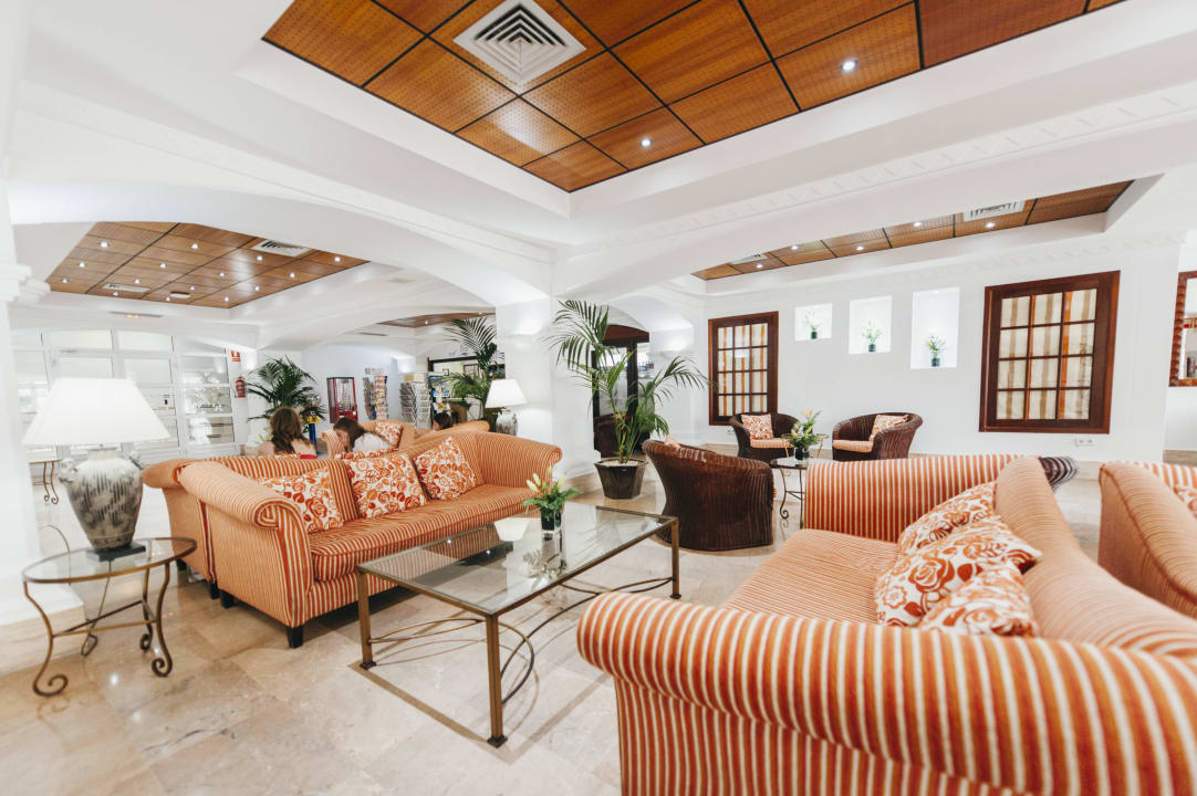 Entrance and Lobby Palm Beach Tenerife