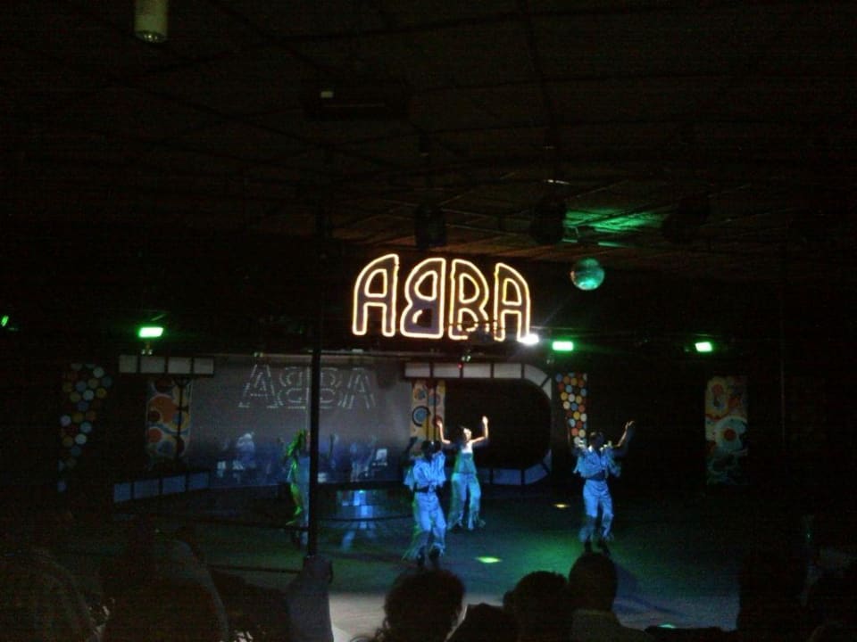 Tolle Show vom Animationsteam Golden Beach Resort
