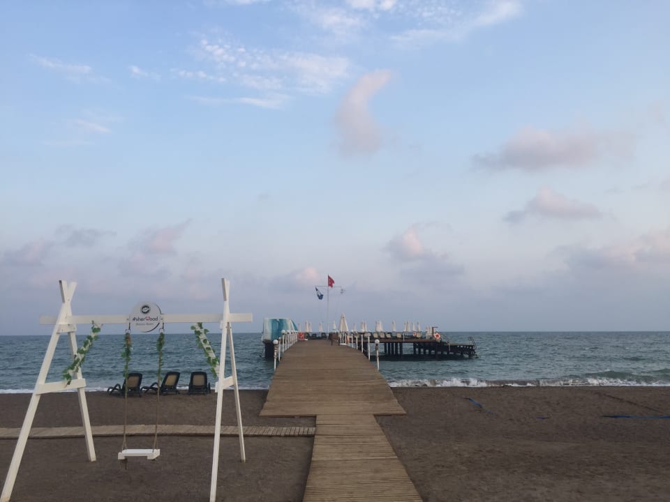 Strand Sherwood Exclusive Lara