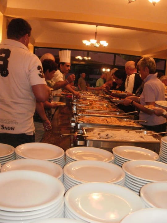 Abendbuffet im Queen Miramare Queen Hotel