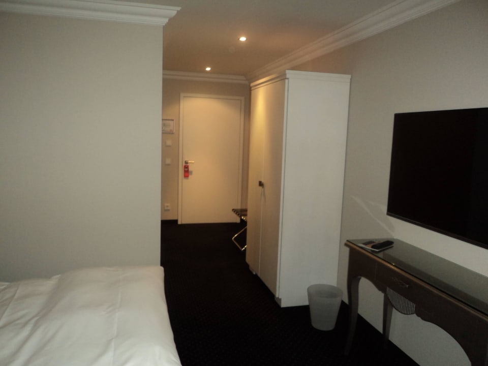 Blick zum Ausgang Hotel Schönau