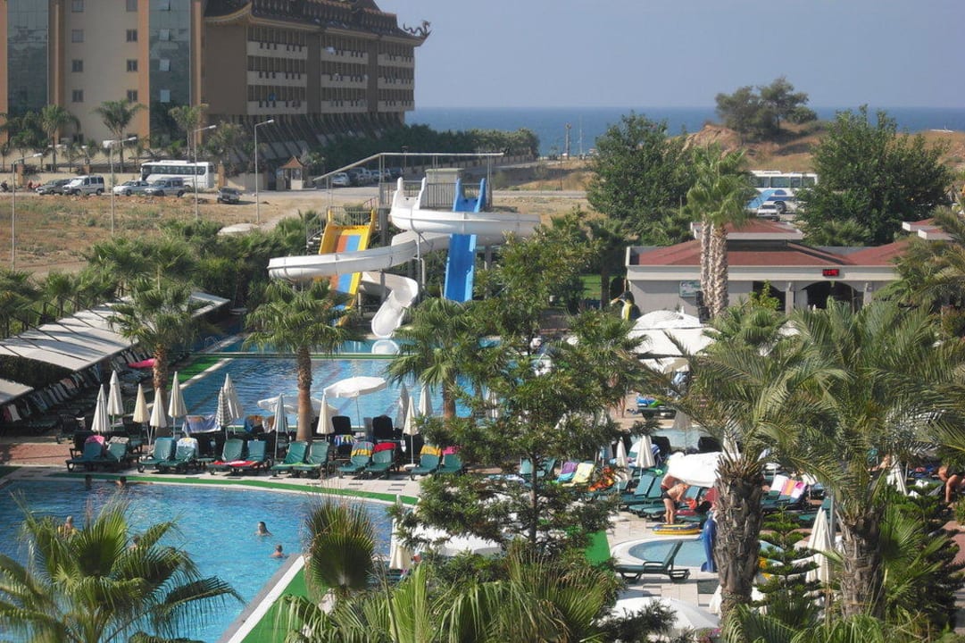 Animationspool und Rutschen Hane Family Resort