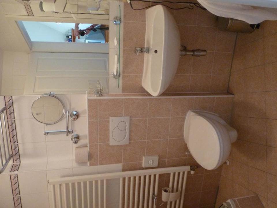 Blick ins Bad Suite Hotel 900 m zur Oper