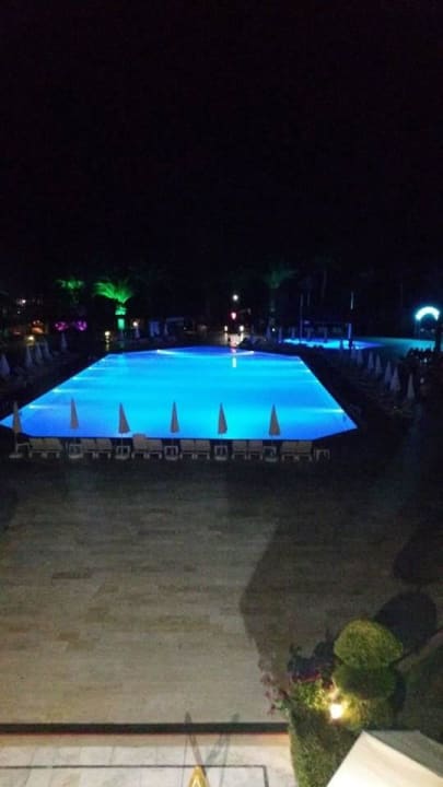 Pool abends Beach  Hotel Miramare Beach