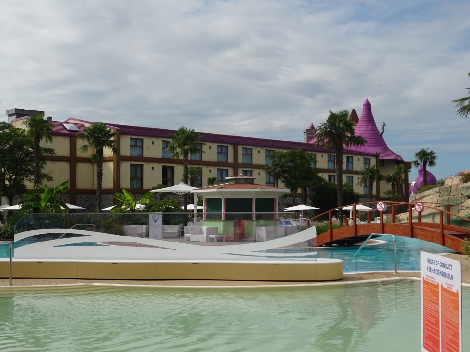 Pool Gardaland Adventure Hotel