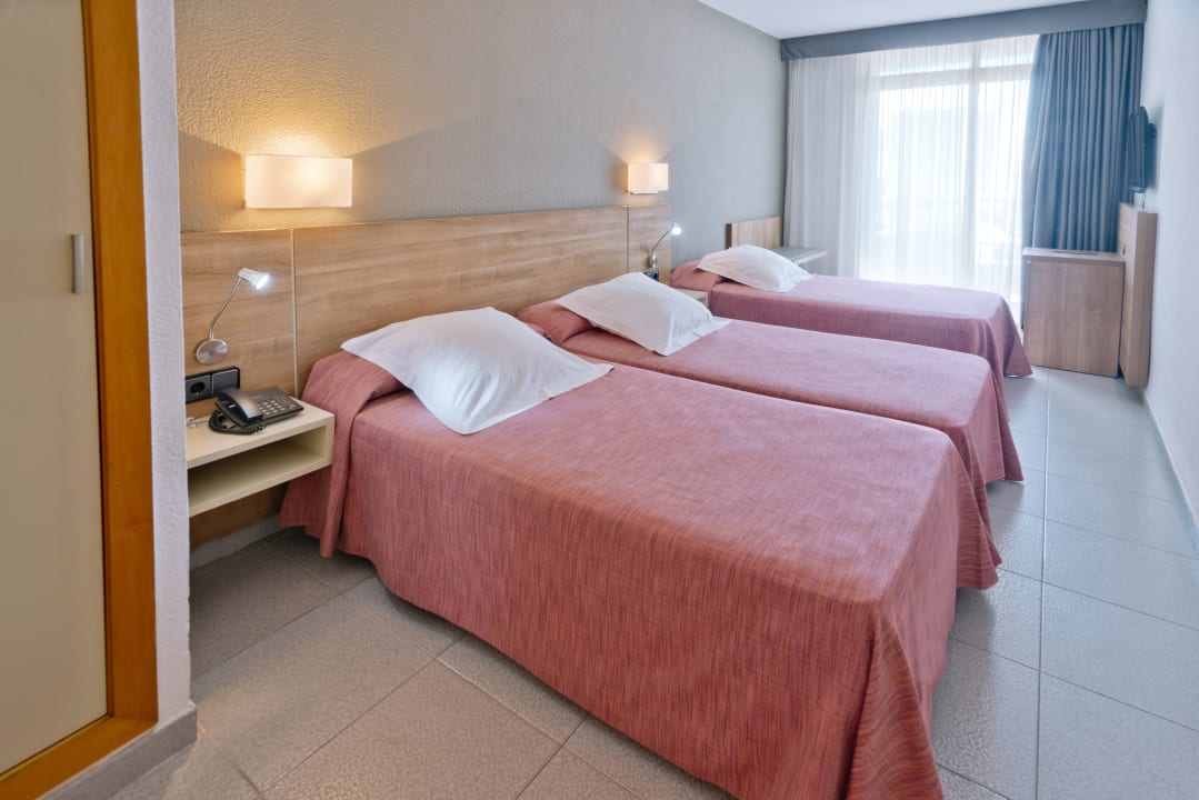 Zimmer Port Eugeni Hotel