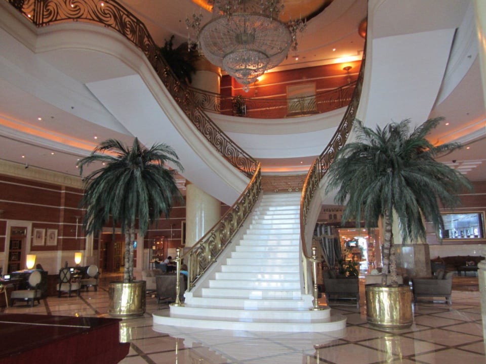 Aufgang zur 1. Etage Corniche Hotel Sharjah