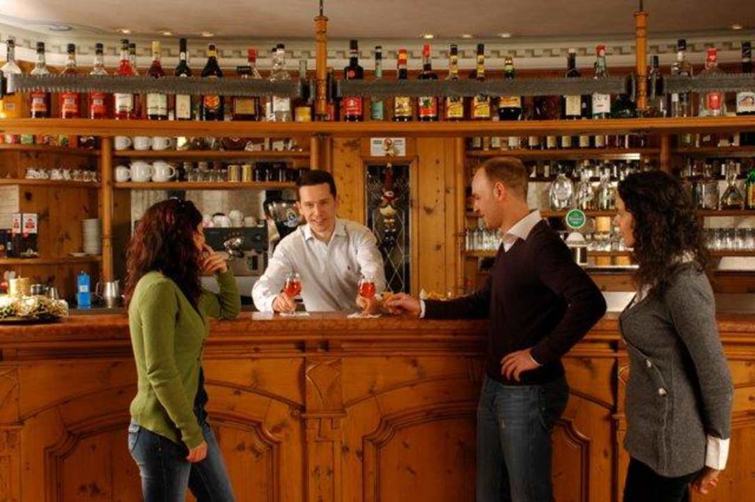 Family Hotel La Perla - Bar Hotel La Perla