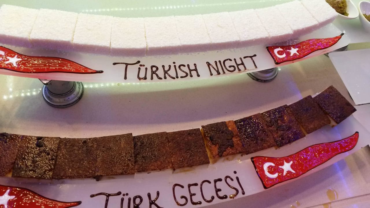Nachtischdeko zur türkischen Nacht Side Breeze Hotel