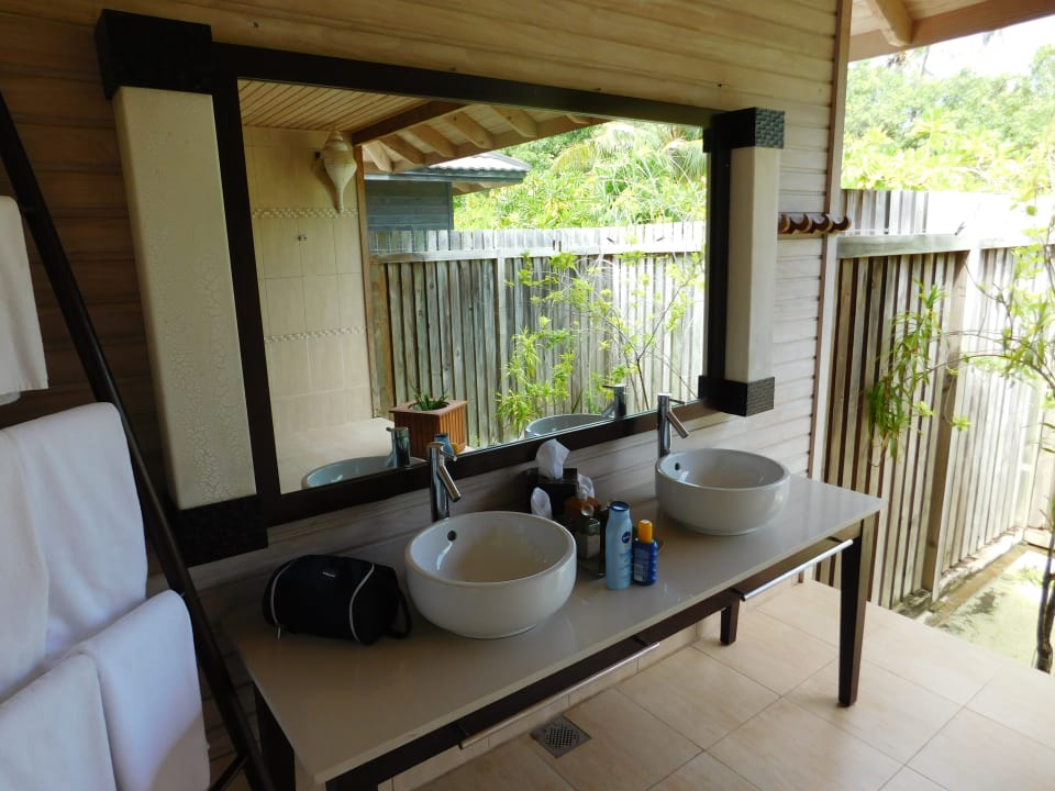 Zimmer Kuredu Island Resort & Spa