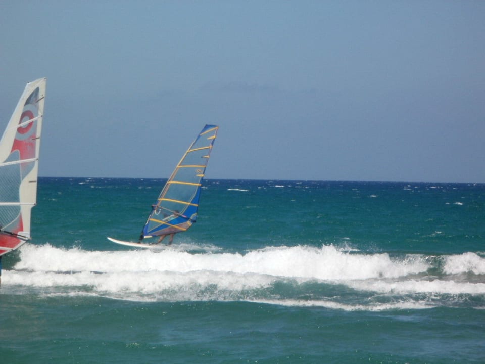 Tento pohľad je tam každý deň Santa Marina Beach