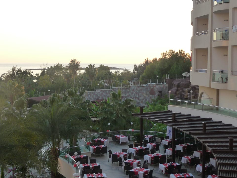 Aussenterrasse Saphir Resort & Spa