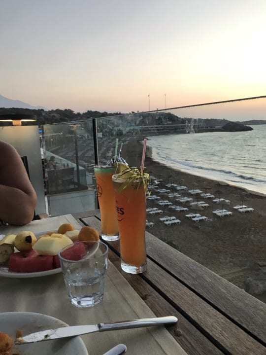 Gastro Acapulco Beach Club & Resort