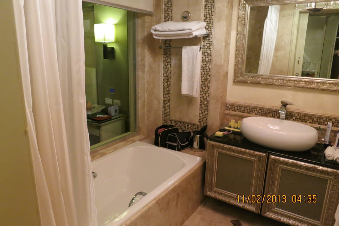 Blick auf die Badewanne Kaisol Romance Resort