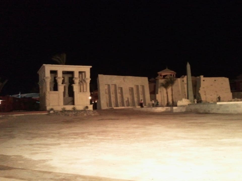 Abendliche Show Pickalbatros Alf Leila Wa Leila Resort - Neverland Hurghada